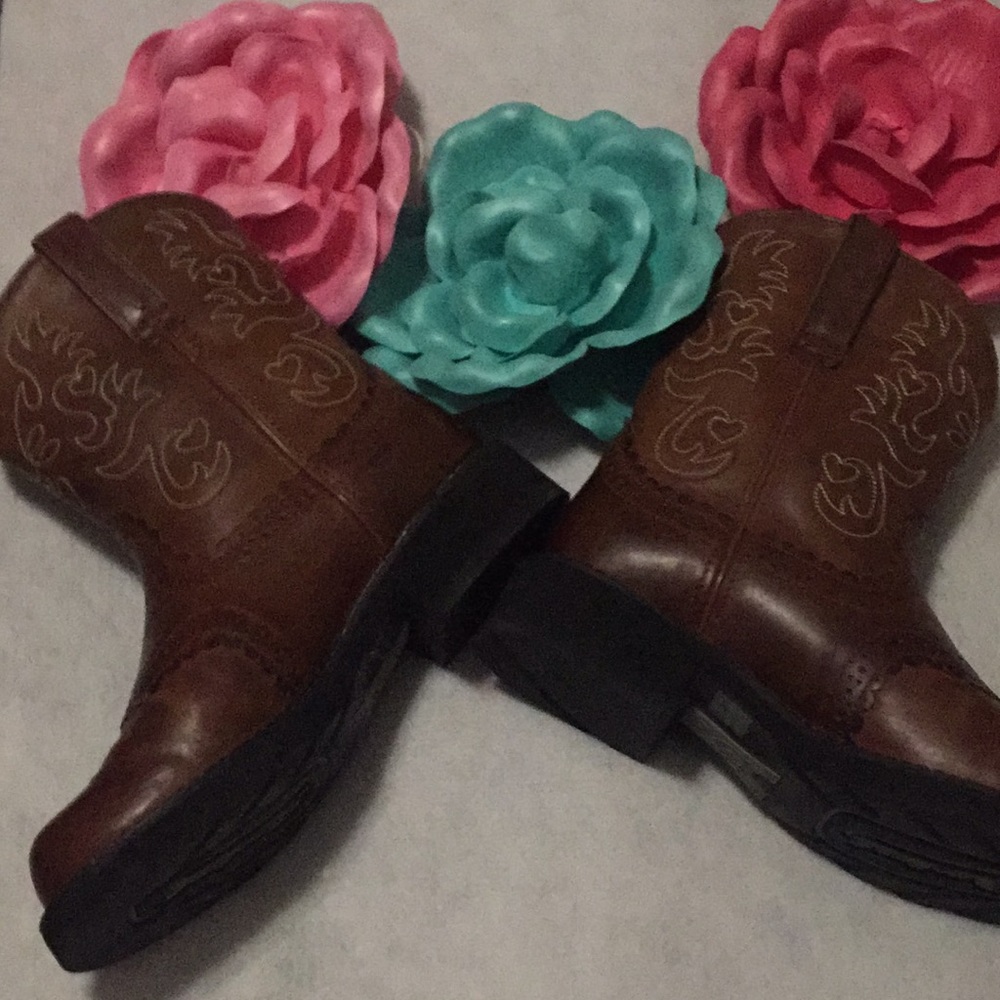 EUC Brown Ariat Boots